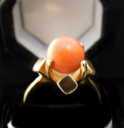 VINTAGE-RING AUS 18-KARAT-GOLD MIT EINER KUGELFÖRM
