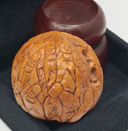 VOLLSTÄNDIGE CHINESISCHE NUSS-MIKROSKULPTUR VON SA