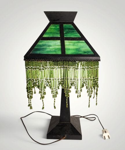 Österreichische Art-Déco-Lampe mit einem Lampensch