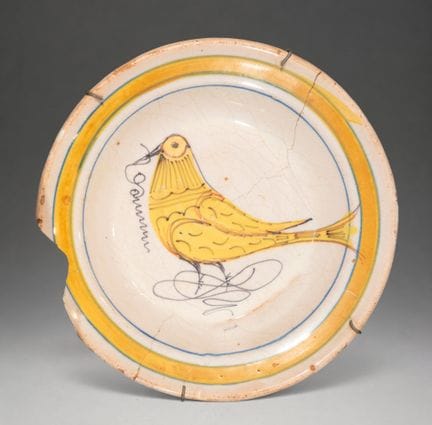 MANISES CERAMICS - Assiette avec décor d'oiseau en