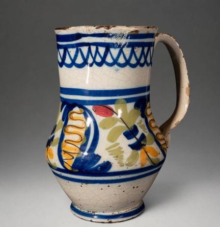 MANISES CERAMICS - Cruche à décor végétal et géomé