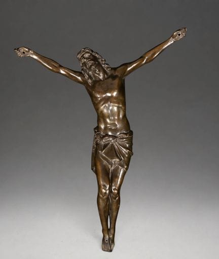 Christ crucifié en bronze patiné – École italienne