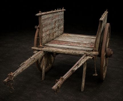 Von Tieren gezogener landwirtschaftlicher Wagen, S