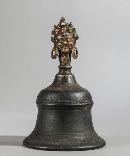 Außergewöhnliche buddhistische Ritualglocke aus Br