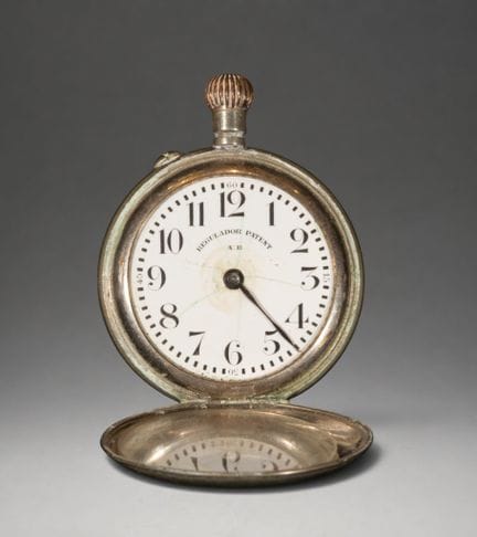 Pocket watch with protective cover
Pocket watch wi