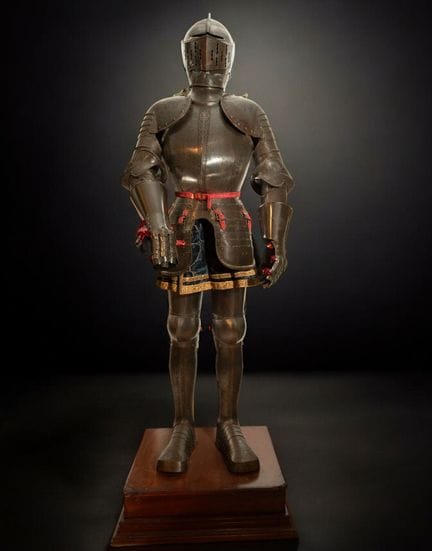 明星拍品 - 16 世纪文艺复兴时期的杰出骑士盔甲，带有一些 20 世纪元素，187 x 68 x 