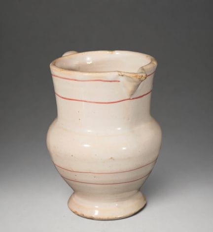 MANISES CERAMICS - Cruche décorée de lignes rouges