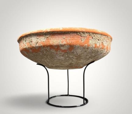 低矮陶瓷碗，古代以色列文化，铁器时代（公元前1200-700年），以色列和犹大王国时期
低矮陶瓷碗。