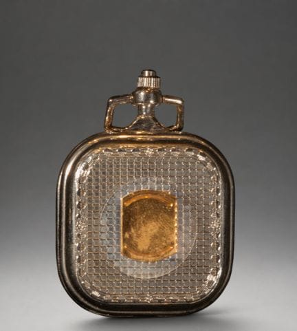 Taschenuhr mit rechteckigem Gehäuse und geometrisc