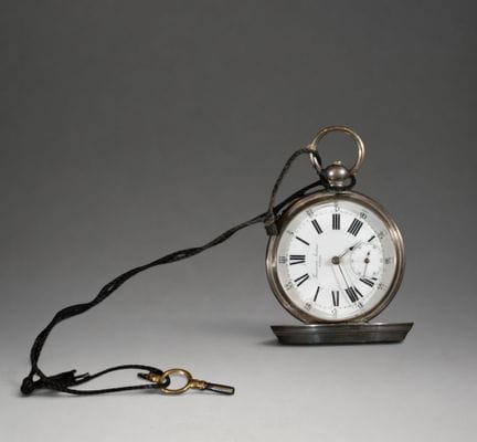 Taschenuhr mit Schlüssel und seitlichem Sekundenze