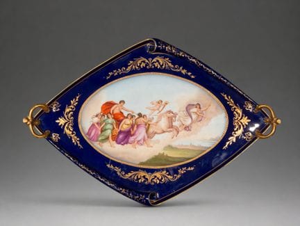 Plateau en porcelaine bleu cobalt avec scène allég