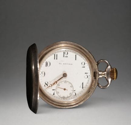 Taschenuhr „The Eagle“ mit Klappdeckel
Versilberte