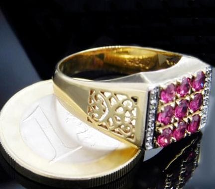 GROßER 14-KARAT-GOLD-RING MIT 1,10 KARAT RUBIEN UN