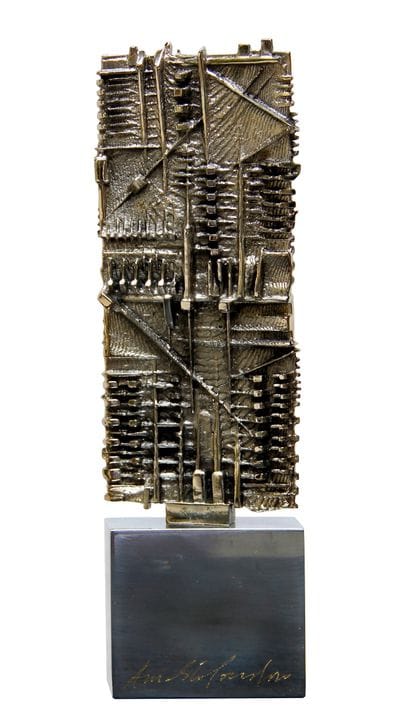 POMODORO Arnaldo
Stèle, 1978, bronze argenté, 17 x