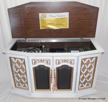 Radiogramme vintage Soundesign style Shabby Chic. 