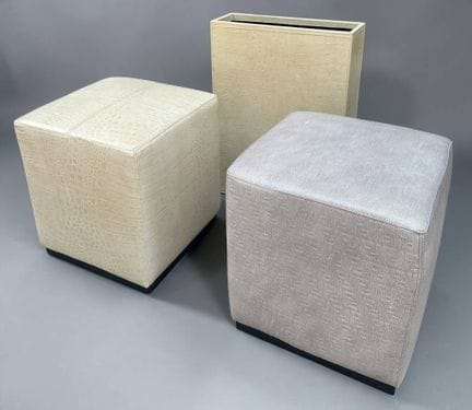 FENDI
Conjunto compuesto por una maceta y dos mesi