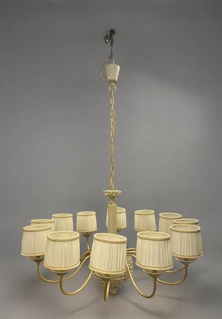 LE PORCELLANE
Lustre à douze lumières, fût et coup