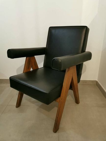 Pierre JEANNERET (1896-1967) Fauteuil dit "Committ