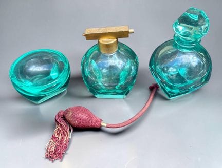 MOSER
Partie de service de toilette en cristal tai