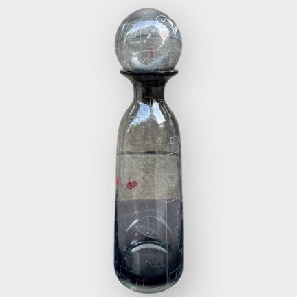 Alexis MATHELIN (1982)
Bouteille en verre grise à 