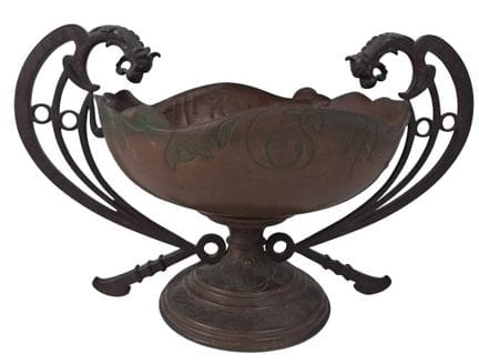 ÉPOCA ART NOUVEAU, hacia 1900
Copa con pie
Cobre c