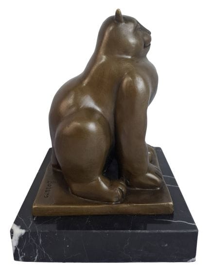 费尔南多·博特罗（1932-2023），据
《胖猫》
棕色古铜色青铜铸件，置于大理石底座上。
底座上