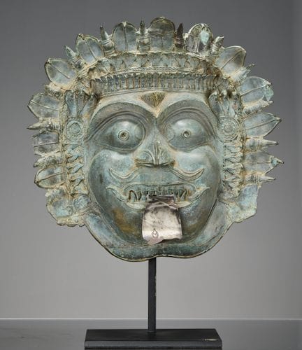MASCHERA IN BRONZO, INDIA, XVI SECOLO, CON LINGUEL