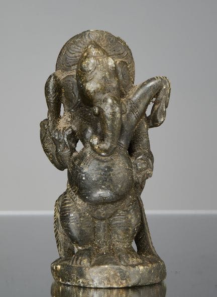 STATUETTE EN PIERRE DE GANESHA, INDE, XIIe SIÈCLE
