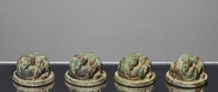 4 POIDS EN BRONZE DE LA DYNASTIE HAN EN CHINE

Dim