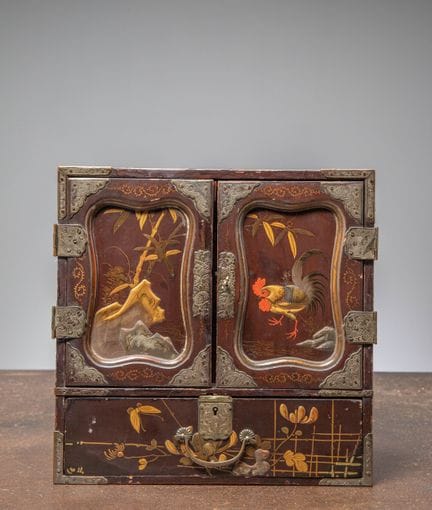 (R) EIN JAPANISCHER LACKSCHRANK (KODANSU), MEIJI-Z