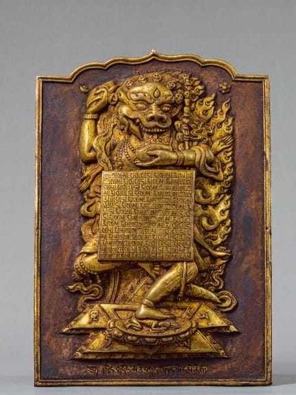 VERGOLDETE KUPFERPLATTE MIT REPOUSSE-ARBEIT, DARST