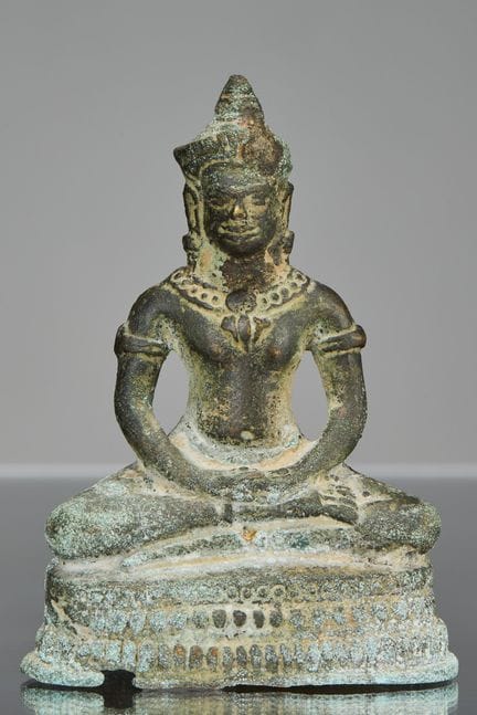 BOUDDHA ASSIS EN BRONZE, CAMBODGE, XIIIe SIÈCLE

D