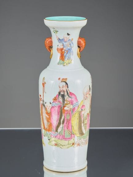 FAMILLE-ROSE-VASE MIT DEN ACHT DAOISTISCHEN UNSTER