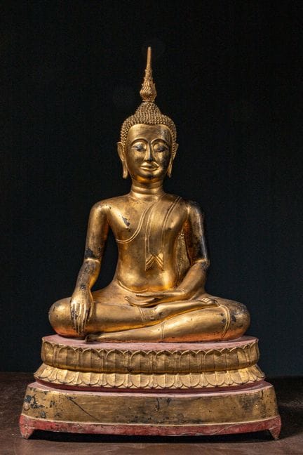 (R) BOUDDHAS ASSIS EN BRONZE DORÉ À FROID, THAÏLAN