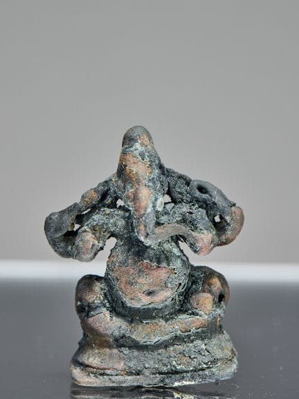 PETITE STATUETTE INDIENNE DE GANESHA EN BRONZE

Di