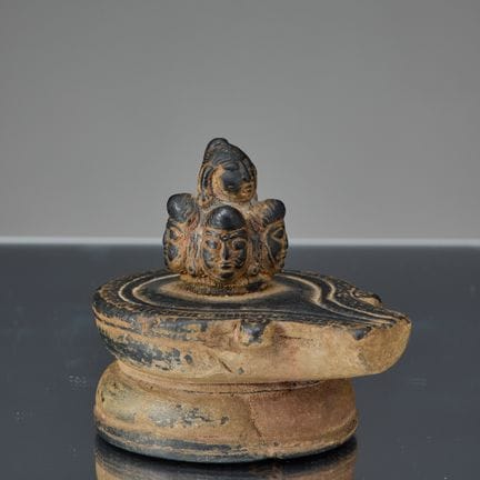 LINGAM EN PIERRE, INDE, XIIe SIÈCLE

Dimensions : 
