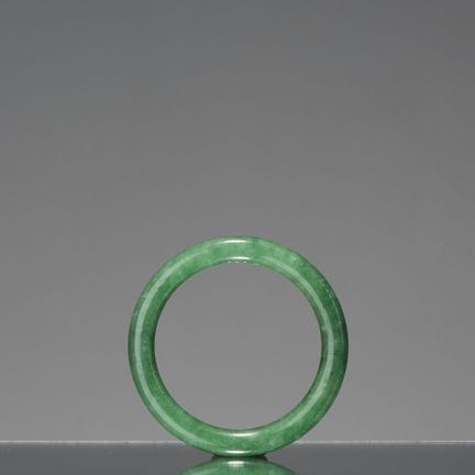 BRACCIALE A BRACCIETTO IN GIADA VERDE CINESE

Dime