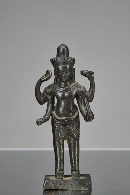STEHENDE BRONZEFIGUR VON VISHNU, KHMER, 13. BIS 14