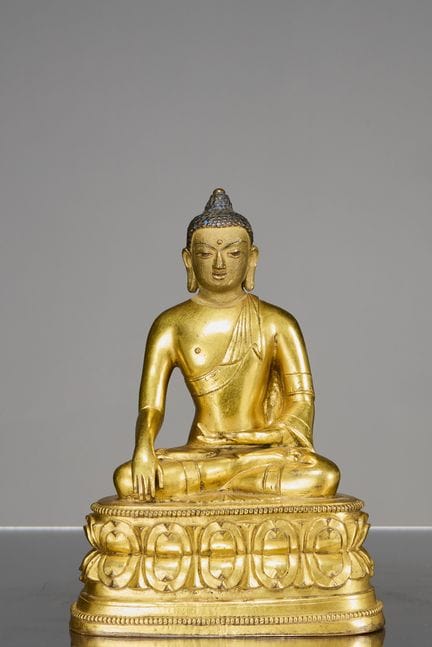 BUDDHA MONGOLO IN BRONZO DORATO, XVIII SECOLO

Dim