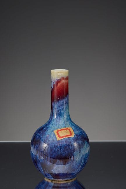 (R) VASE À BALUSTRES, ÉMAIL « KINGFISHER », CHINE,