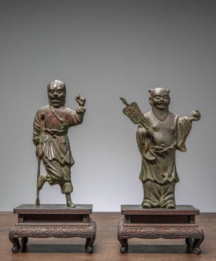 (R) ZWEI CHINESISCHE BRONZE-LOHAN, CHINA, MING-DYN