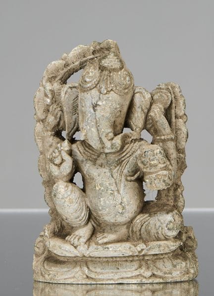SITZENDER GANESHA AUS STEIN, INDIEN, 19. JAHRHUNDE