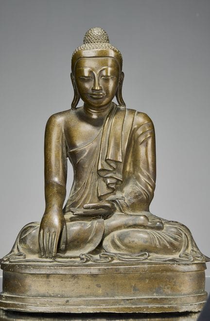 SITZENDER BRONZE-BUDDHA, BURMA, 19. JAHRHUNDERT, M