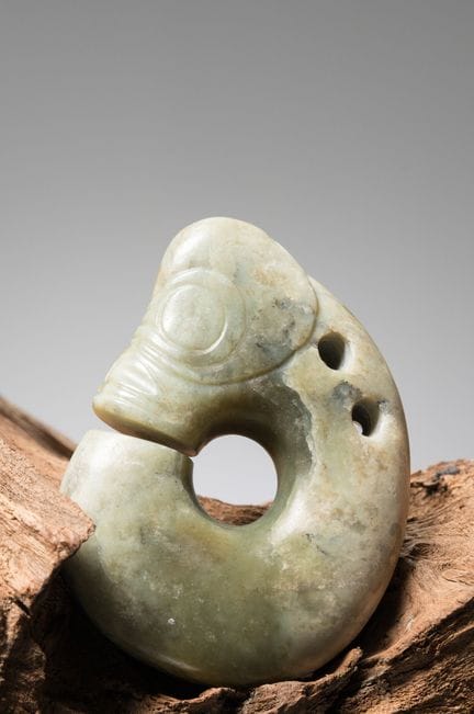 DRAGON CHINOIS EN JADE EN FORME DE C, CULTURE DE H