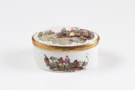 Boîte en porcelaine. France. Samson, XIXe siècle. 