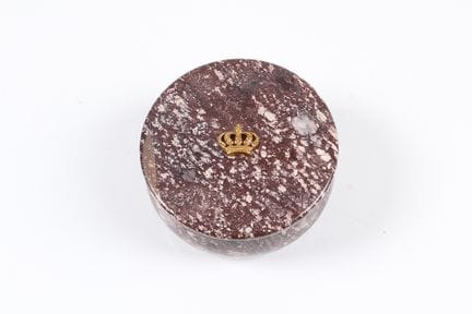Boîte ronde. XXe siècle. Marbre ? Corps rond et cr