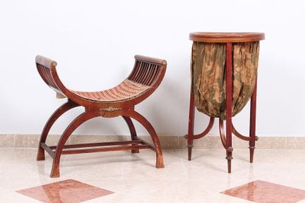 Chair and sewing stand. Circa 1900. Mahogany venee