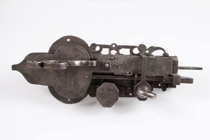 Serrure de porte. XVIIIe siècle. Fer forgé et grav