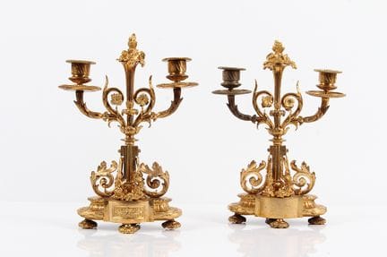 Paire de girandoles. France 19e s. Bronze doré. So