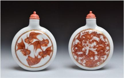 BOUTEILLE À TABAC EN PORCELAINE DÉCORÉE DE « DRAGO